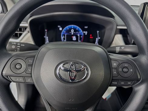 Used 2026 Toyota Corolla Cross L image 16