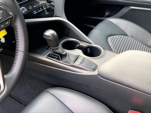Used 2023 Toyota Camry SE FWD image 17