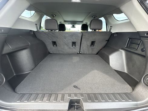 Certified 2023 GMC Terrain SLE w/ Driver Convenience Package AWD/4WD image 25