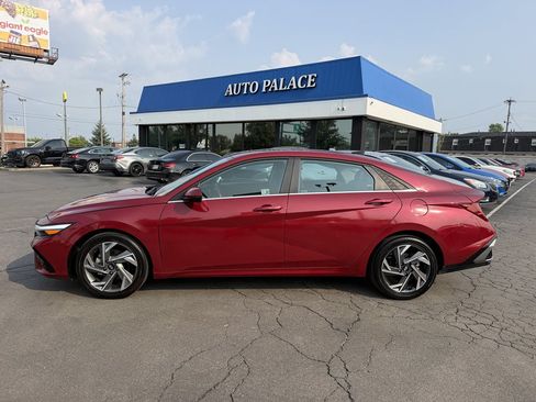 Used 2025 Hyundai Elantra SEL FWD image 7