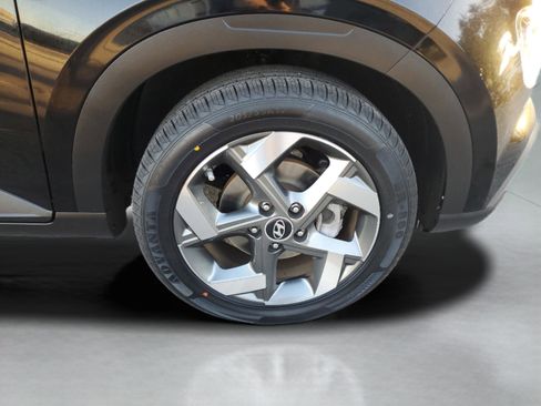 Used 2022 Hyundai Venue SEL w/ Cargo Package image 31