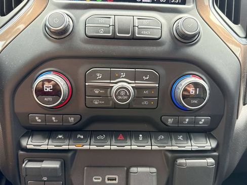 Used 2021 Chevrolet Silverado 1500 High Country w/ LPO, Dark Essentials Package AWD/4WD image 18