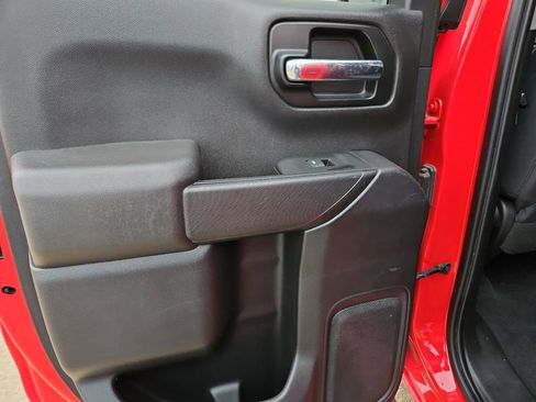 Used 2019 Chevrolet Silverado 1500 Custom w/ Custom Value Package RWD image 17