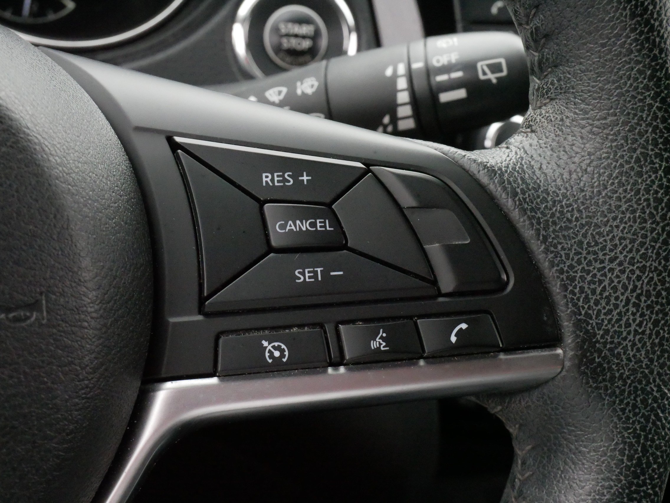 Used 2020 Nissan Rogue SV AWD/4WD image 25