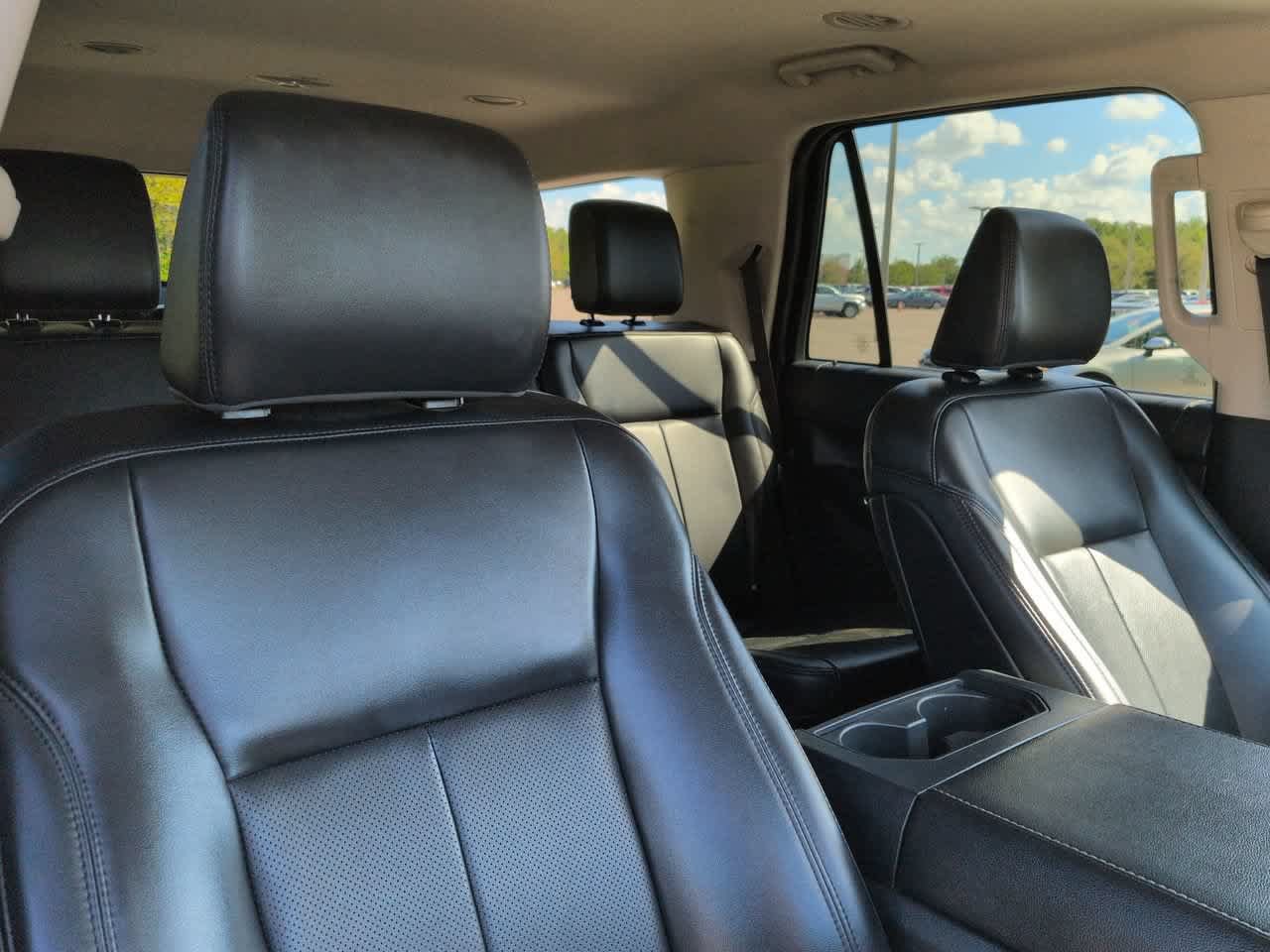 Used 2024 Ford Expedition XLT RWD image 7