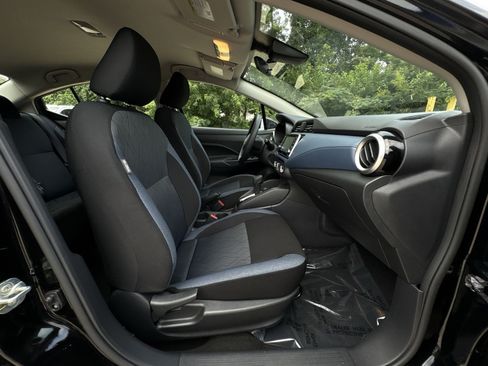 Used 2025 Nissan Versa SV FWD image 27