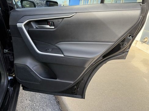Used 2025 Toyota RAV4 XLE image 37