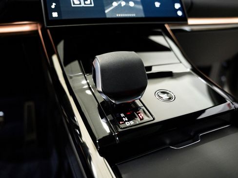 Used 2025 Land Rover Range Rover Sport Dynamic SE image 64