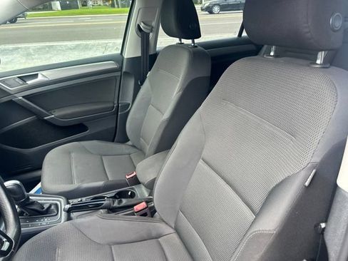 Used 2017 Volkswagen Golf S AWD/4WD image 10