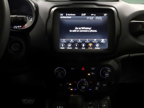 Certified 2023 Jeep Renegade Latitude AWD/4WD image 22