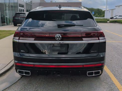 Used 2025 Volkswagen Atlas Cross Sport SEL Premium R-Line AWD/4WD image 6