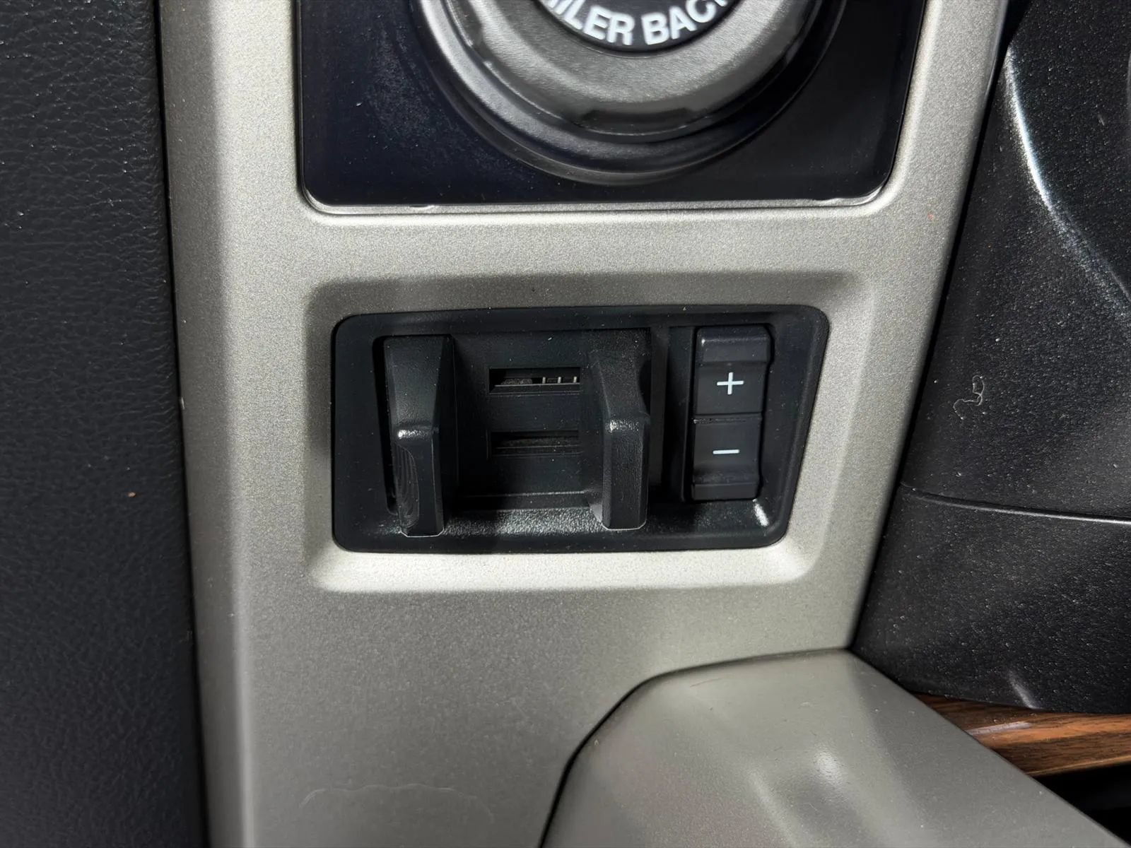 Used 2016 Ford F150 Lariat w/ Equipment Group 502A Luxury AWD/4WD image 35