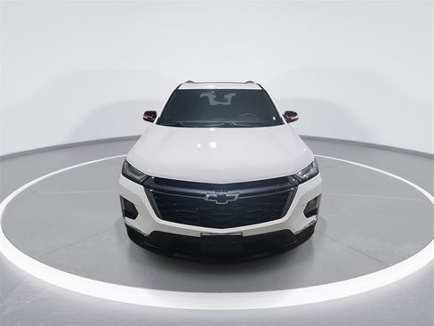 Used 2023 Chevrolet Traverse Premier image 3