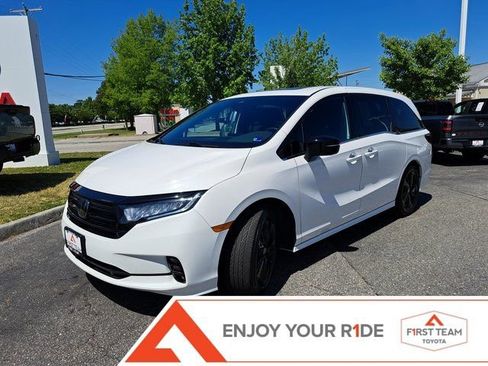 Used 2024 Honda Odyssey Sport image 1