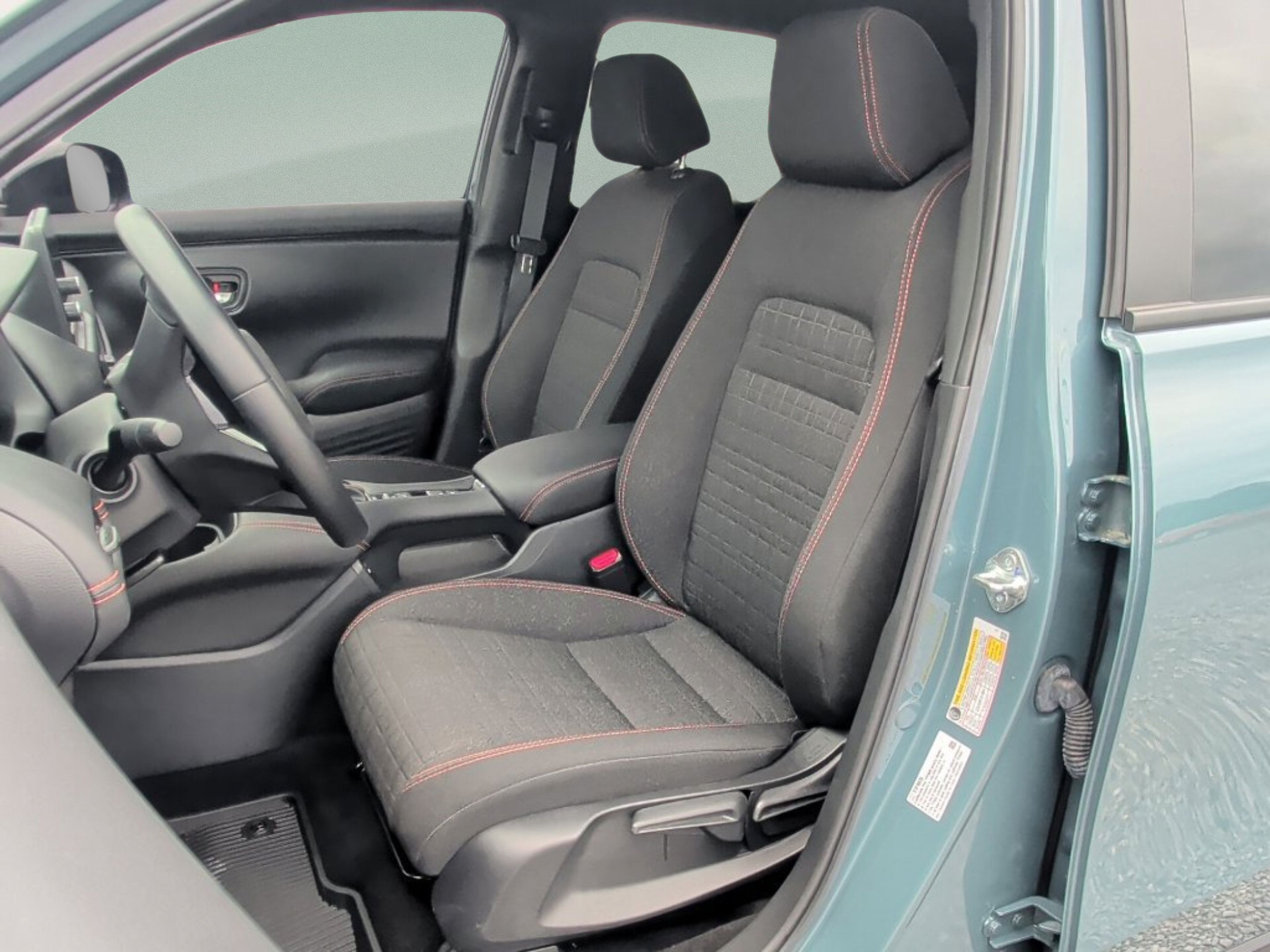 Used 2025 Honda HR-V Sport image 15