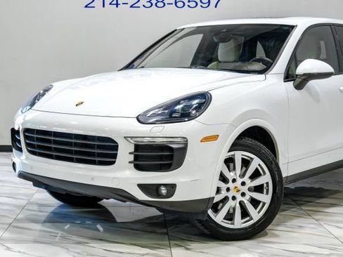 Used 2017 Porsche Cayenne AWD/4WD image 7