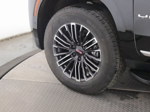 Used 2025 GMC Yukon Elevation image 13