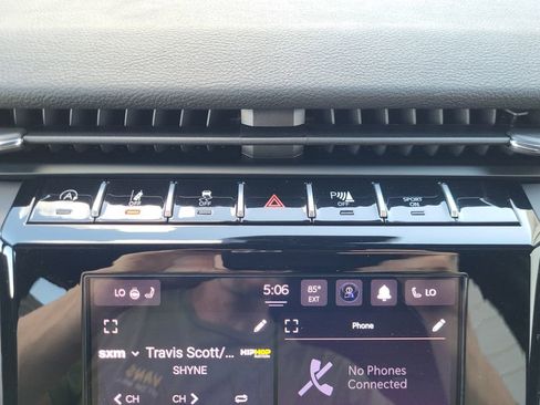 New 2025 Jeep Grand Cherokee Laredo w/ Luxury Tech Group I AWD/4WD image 21