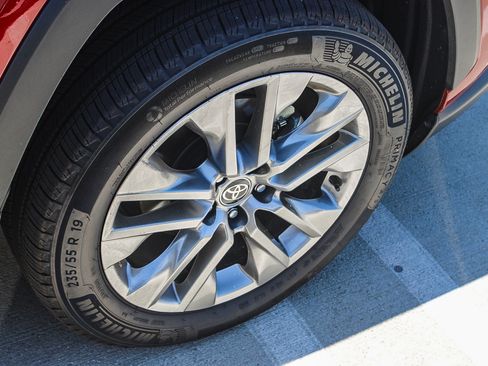 Used 2025 Toyota RAV4 XLE Premium FWD image 17