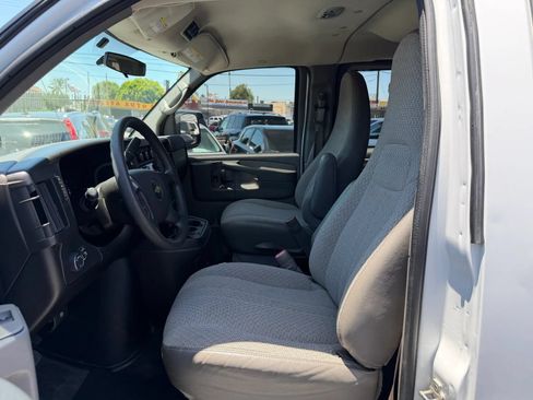 Used 2014 Chevrolet Express 2500 LT w/ LT Preferred Equipment Group RWD image 24