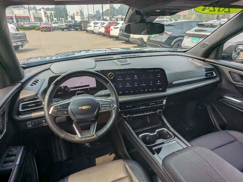 Used 2024 Chevrolet Traverse LT w/ Enhanced Driving Package FWD image 17
