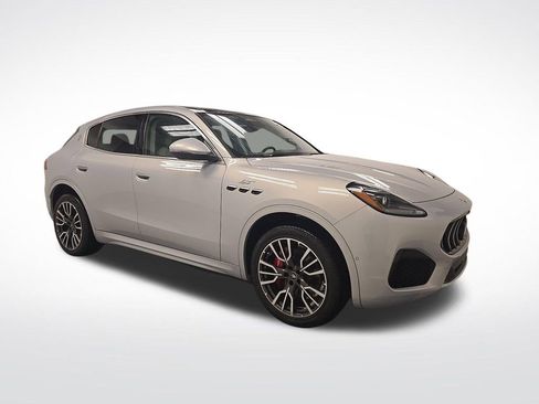 Used 2023 Maserati Grecale GT image 3