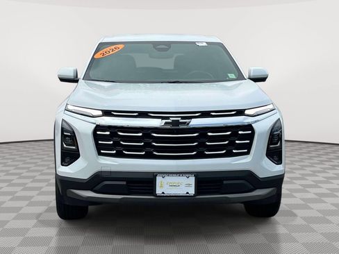 Used 2026 Chevrolet Equinox LT w/ Convenience Package II AWD/4WD image 2