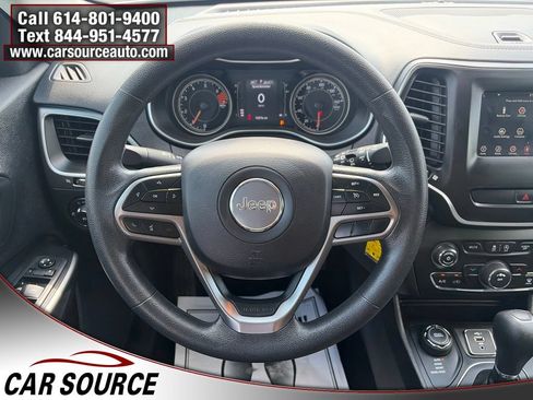 Used 2019 Jeep Cherokee Latitude w/ Popular Appearance Group AWD/4WD image 11