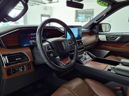 Used 2024 Lincoln Navigator L Reserve AWD/4WD image 13