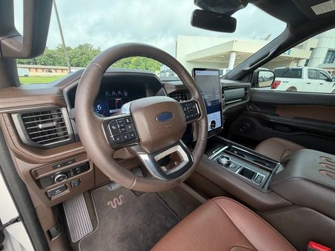 Used 2024 Ford Expedition Max King Ranch RWD image 14