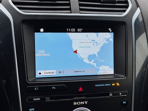 Used 2017 Ford Explorer Limited image 9