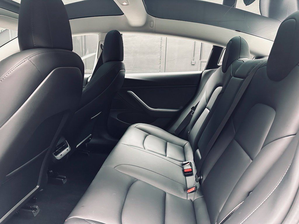 Used 2018 Tesla Model 3 Long Range RWD image 22