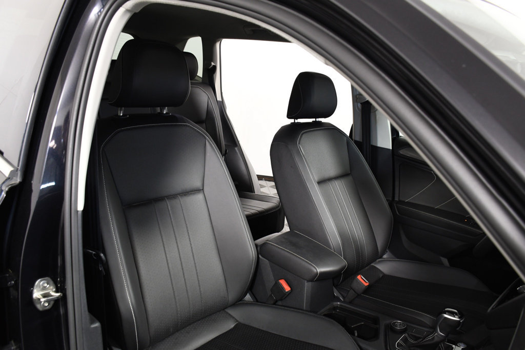 Used 2023 Volkswagen Tiguan SE AWD/4WD image 20