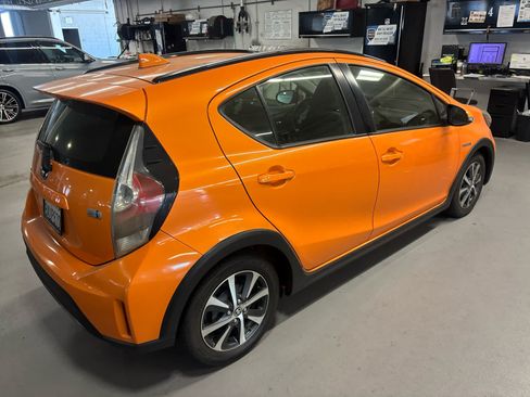 Used 2018 Toyota Prius C Three w/ Carpet Mat Package FWD image 3