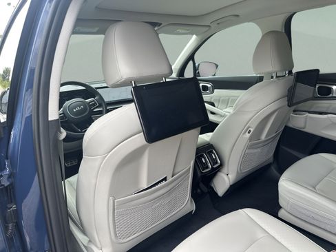 Certified 2025 Kia Sorento SX FWD image 24