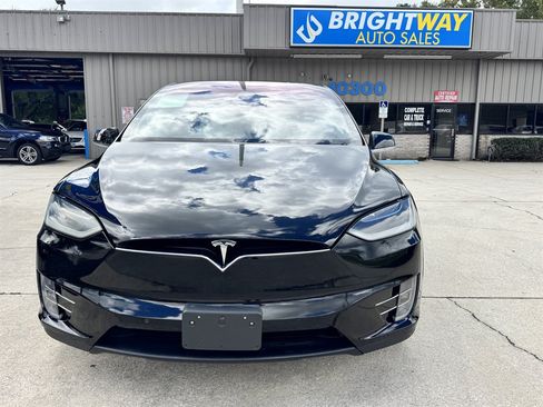 Used 2018 Tesla Model X 75D AWD/4WD image 3