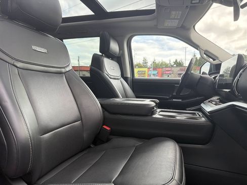 Used 2025 Ford Expedition Max Platinum AWD/4WD image 20