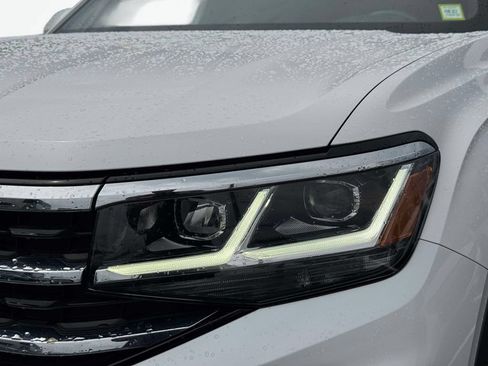 Used 2022 Volkswagen Atlas Cross Sport SEL Premium R-Line AWD/4WD image 9