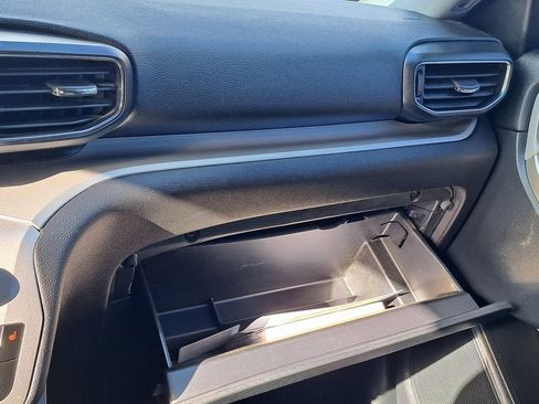 Used 2022 Ford Explorer XLT w/ Equipment Group 202A image 18