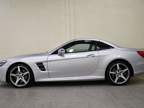 Used 2017 Mercedes-Benz SL 550 image 26
