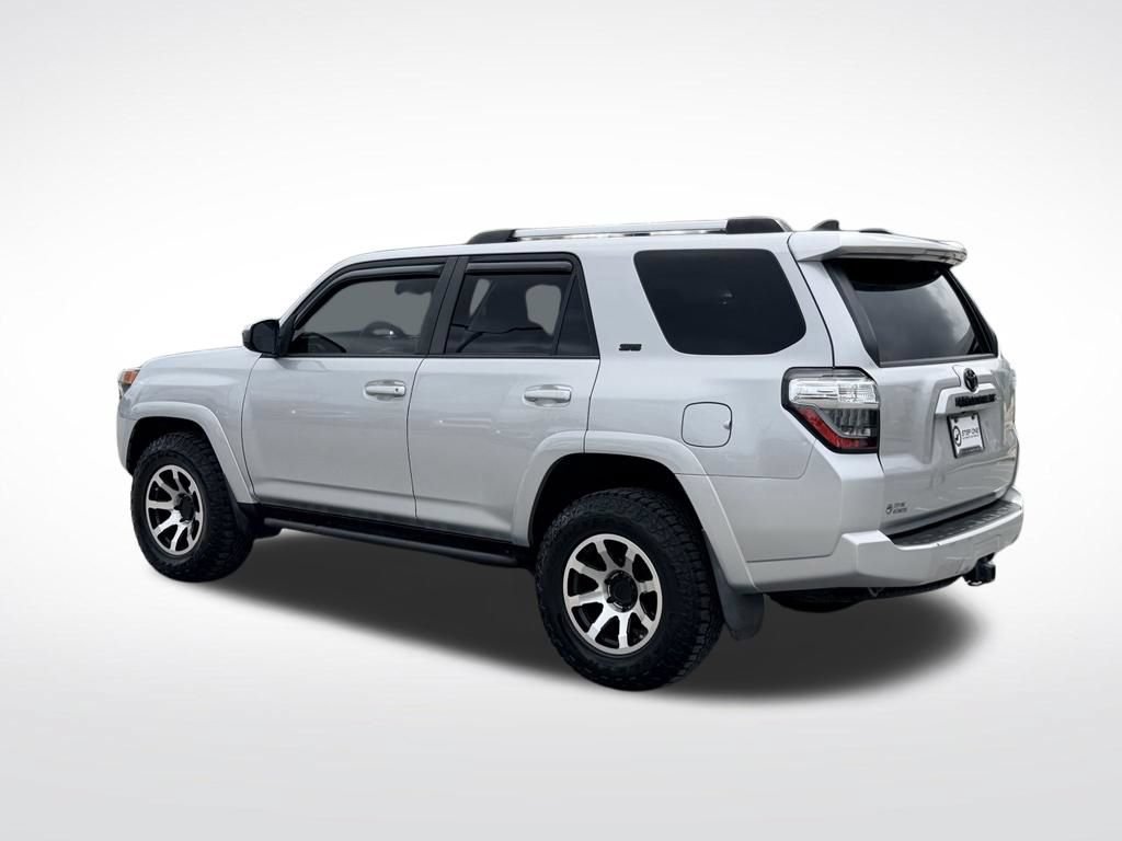 Used 2021 Toyota 4Runner SR5 AWD/4WD image 4