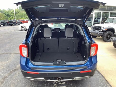 Used 2022 Ford Explorer XLT w/ Equipment Group 202A AWD/4WD image 5