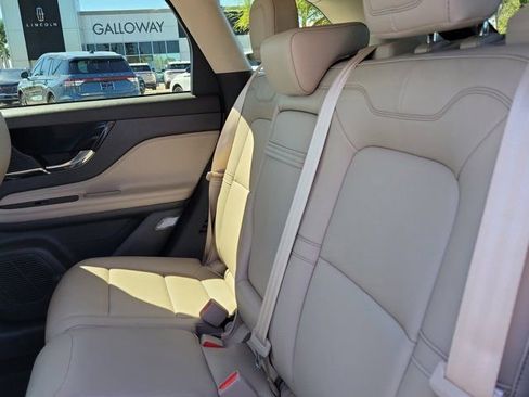 Used 2022 Lincoln Corsair FWD image 16