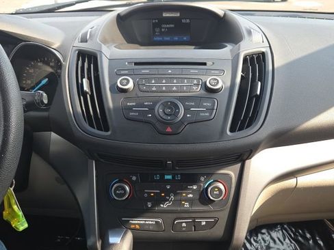 Used 2017 Ford Escape SE image 27
