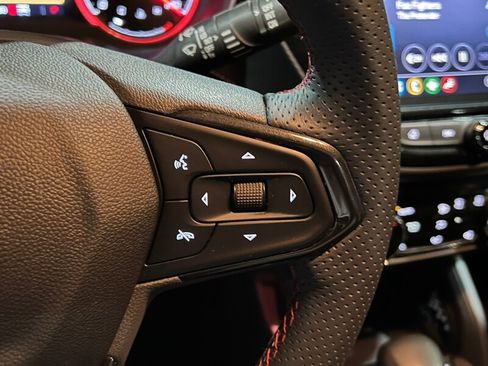 Used 2023 Chevrolet TrailBlazer RS w/ Sun and Liftgate Package image 24