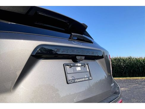 Used 2024 Ford Explorer ST-Line w/ Class IV Trailer Tow Package AWD/4WD image 34