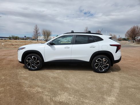 New 2026 Chevrolet Trax RS w/ Sunroof Package FWD image 2
