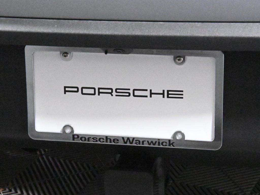 Used 2026 Porsche Macan AWD/4WD image 14