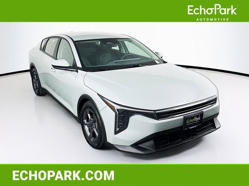 Used 2025 Kia K4 FWD image 1