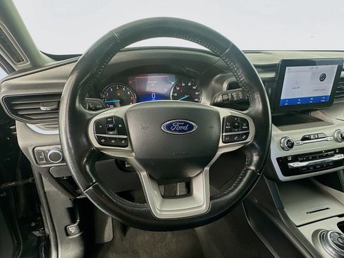 Used 2021 Ford Explorer XLT RWD image 11